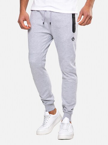 Effilé Pantalon 'Tristain' Threadbare en gris : devant