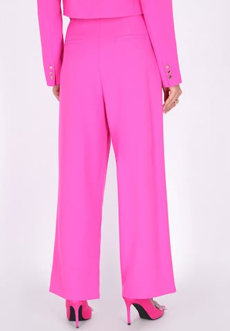 faina - regular Pantalón plisado en rosa