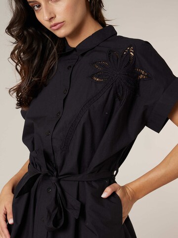 Robe-chemise 'Zohina' Deeluxe en noir