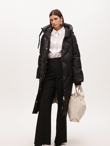 Lola Casademunt Mantel in Schwarz