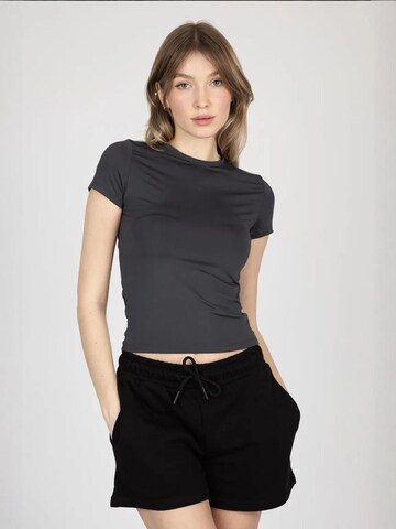 Hiccup Shirt in Grey: front