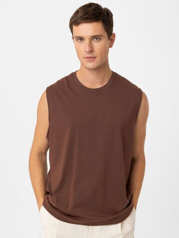 T-Shirt 'Alderson' Antioch en marron : devant