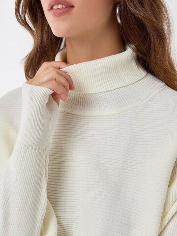 Pullover di Hiccup in bianco