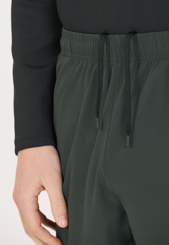 Virtus Regular Workout Pants 'Spier V3' in Green