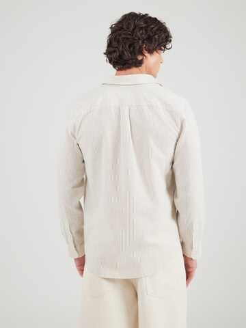 Coupe regular Chemise GAP en vert : derrière