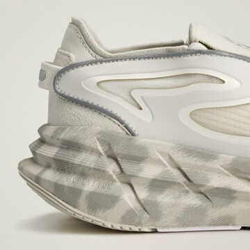 ADIDAS BY STELLA MCCARTNEY Běžecká obuv 'Adistar' – šedá