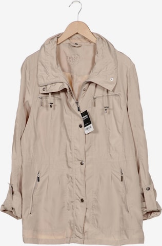 Bexleys Jacket & Coat in XXXL in White: front