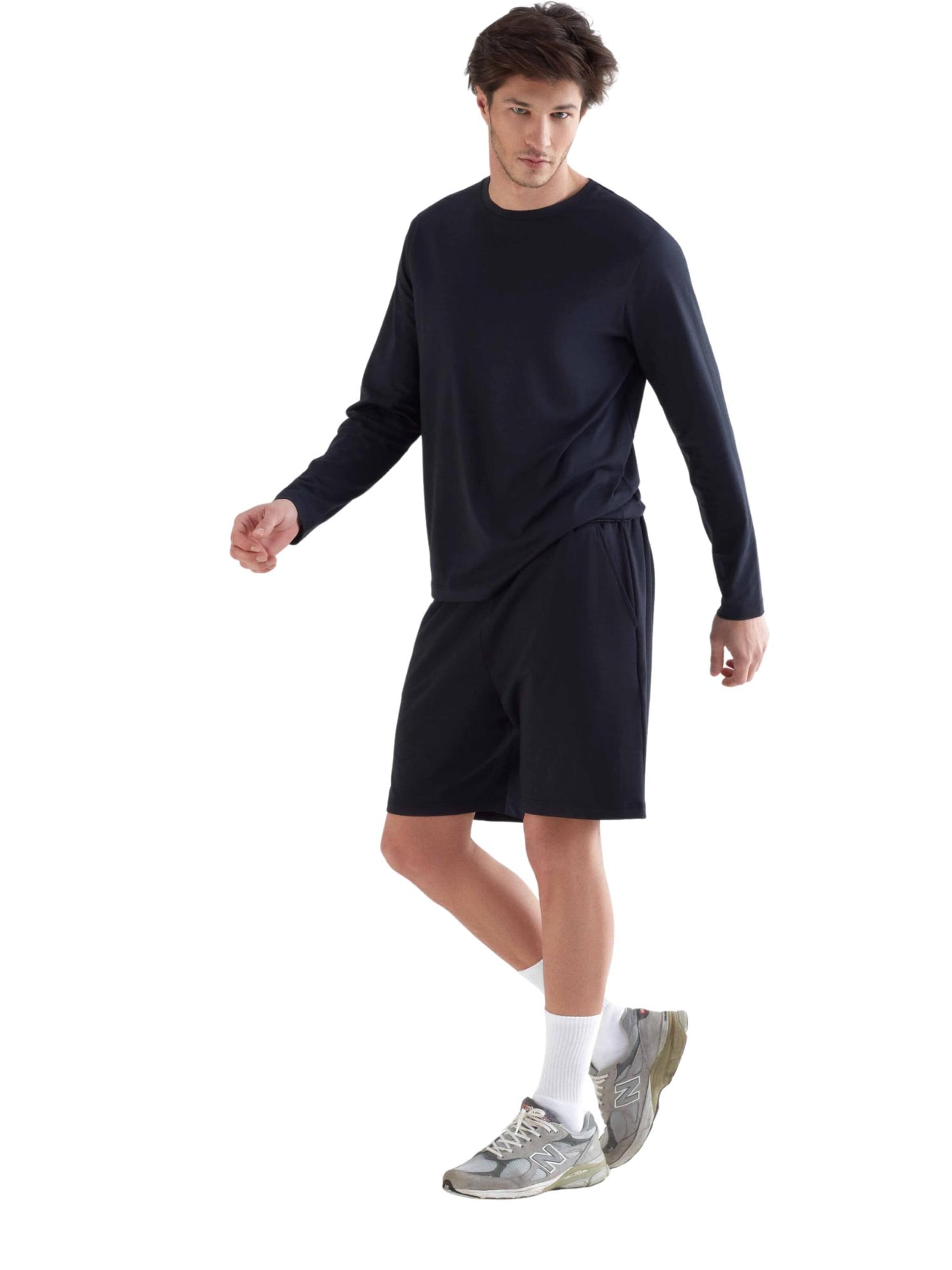 True North Regular Workout Pants in Black