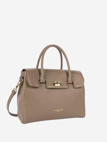 LANCASTER Paris Håndtaske 'Lancaster Sac à main A rabat avec fermoir M Milano Cosmos Sable Foncé' i beige: forside