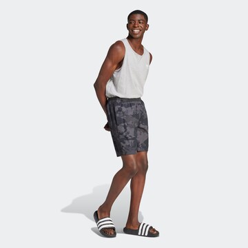 ADIDAS ORIGINALS Badeshorts i grå