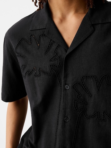 Bershka Comfort fit Button Up Shirt in Black