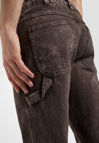 DICKIES Tapered Jeans 'CARPENTER ' in Bruin