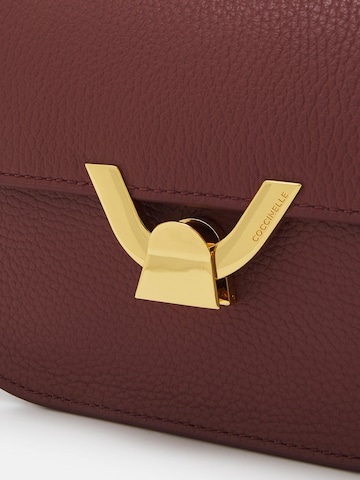 Coccinelle Olkalaukku 'Dew' värissä punainen