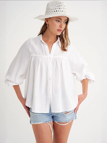 MixRay - Blusa em branco: frente