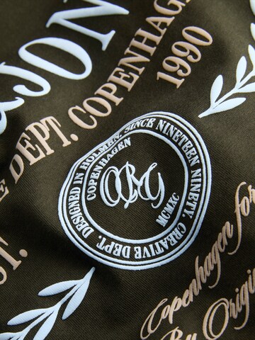 Jack & Jones Plus - Camiseta 'JJJorfrederiksberg PLS' en marrón