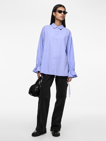 Camicia da donna 'FUBBU' di PIECES in blu