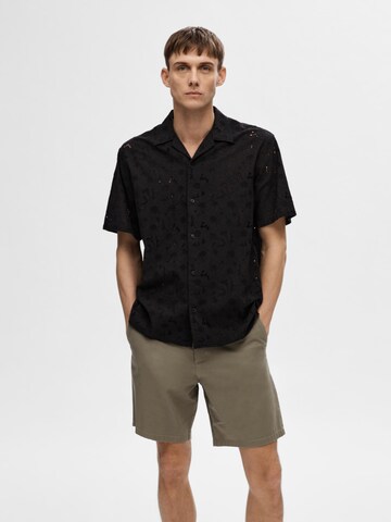 SELECTED HOMME Comfort fit Button Up Shirt 'Jax' in Black: front