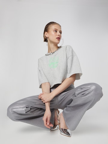 VIERVIER Sweatshirt 'Lina' in Grau