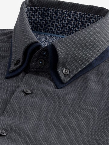 Next - Ajuste regular Camisa en gris