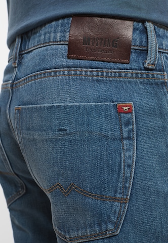 MUSTANG Regular Jeans 'Michigan' in Blau