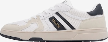 Baskets basses 'Casca' Deeluxe en blanc : devant