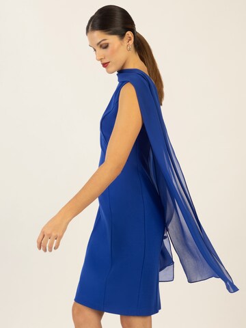 APART Kleid in Blau