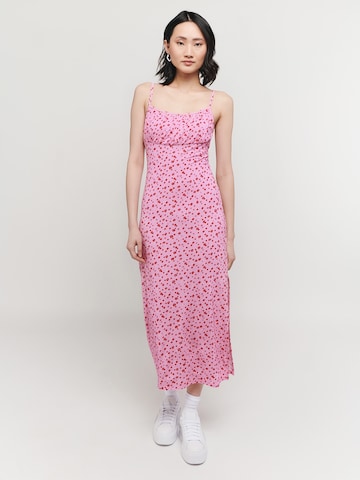 UNFOLLOWED x ABOUT YOU Obleka 'EFFORTLESS' | roza barva: sprednja stran