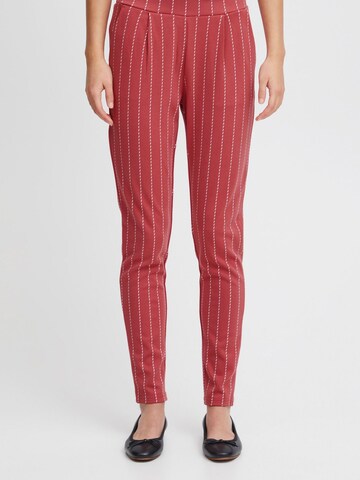 ICHI Tapered Pleat-Front Pants ' Ruti ' in Red: front