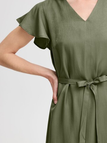 b.young - Vestido en verde