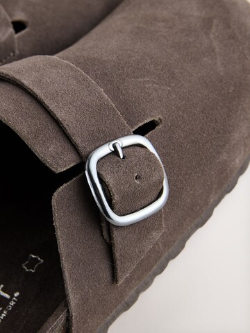 Zoccoletto di Next in marrone