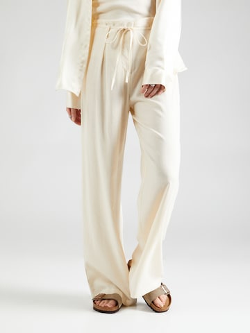 STUDIO SELECT Loose fit Pleat-front trousers 'Jenna' in White: front