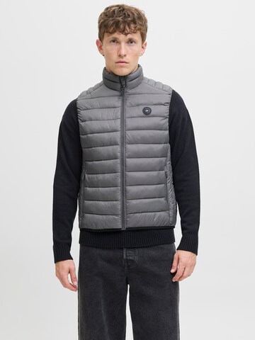 JACK & JONES - Chaleco 'JJEBRADLEY' en gris: frente