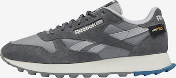 Reebok Classics Sneakers in Grey: front
