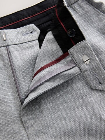 Next Štandardný strih Nohavice s pukmi - Sivá