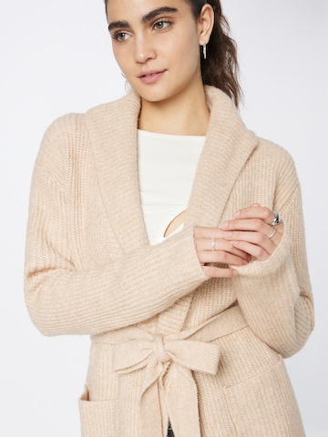 Cardigan 'Fabrice' ABOUT YOU en beige