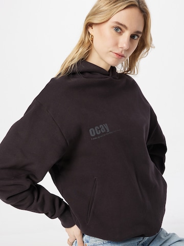 Ocay Sweatshirt in Schwarz