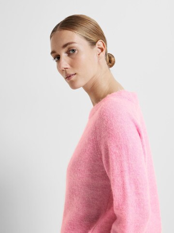 SELECTED FEMME Sweter 'Lulu' w kolorze różowy