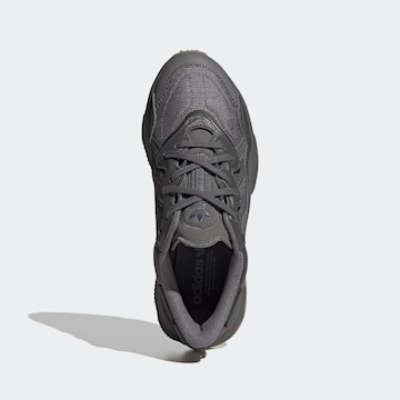 ADIDAS ORIGINALS Sneakers 'Ozweego' in Grey
