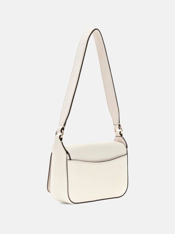 GUESS Schultertasche 'Ruby' in Weiß