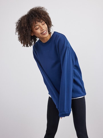 BEARTH Sweatshirt in Blue: front
