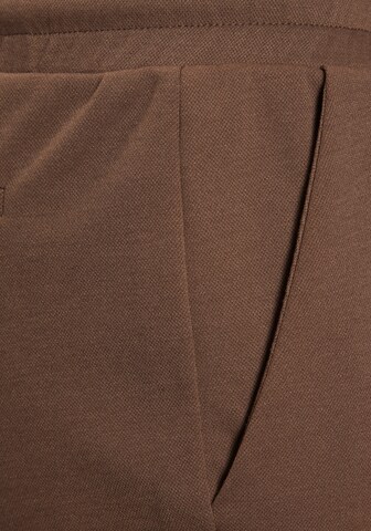 LASCANA Slimfit Broek in Bruin