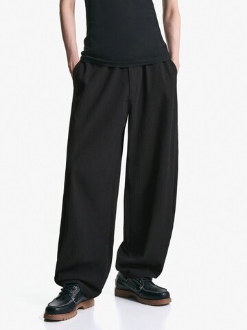 Wide leg Pantaloni de la Bershka pe negru: față