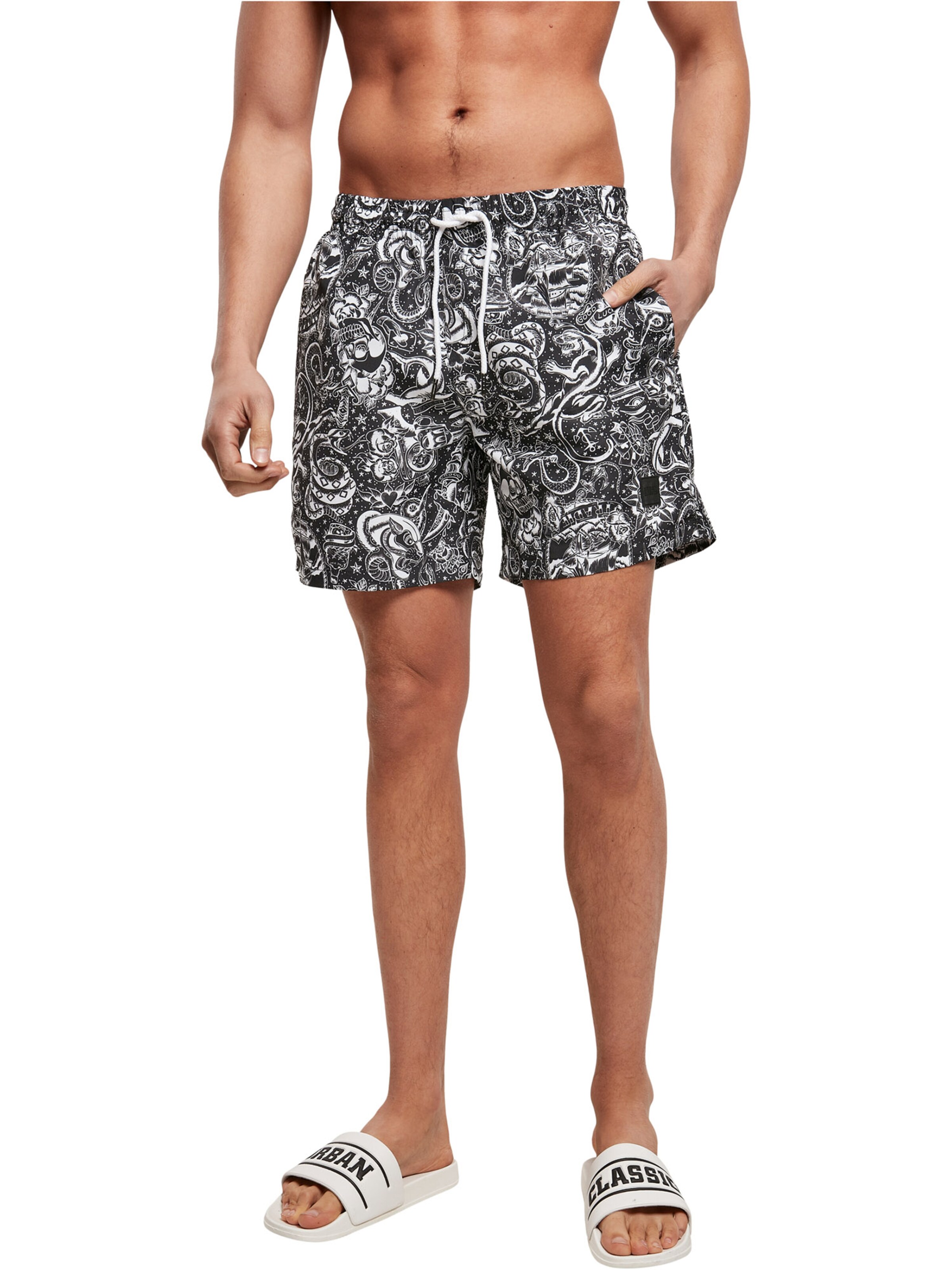 Urban Classics - Bermudas en negro: frente