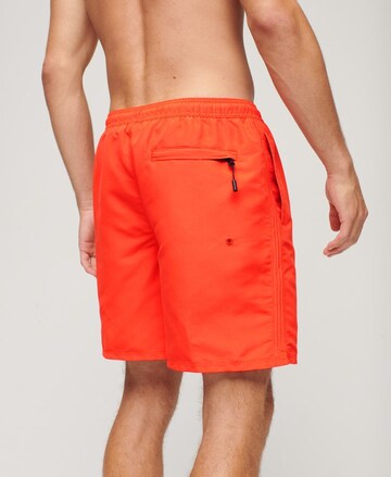 Superdry Badeshorts i rød