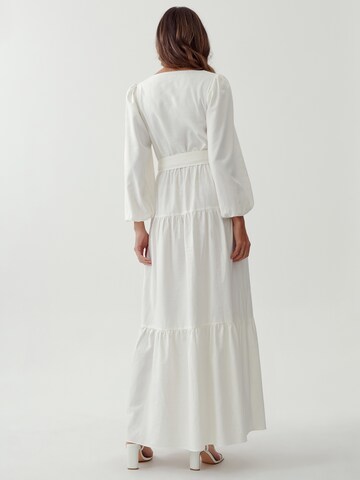 Tussah - Vestido 'AMAIA' en blanco: atrás