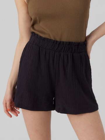 VERO MODA Loosefit Shorts 'Natali' in Schwarz