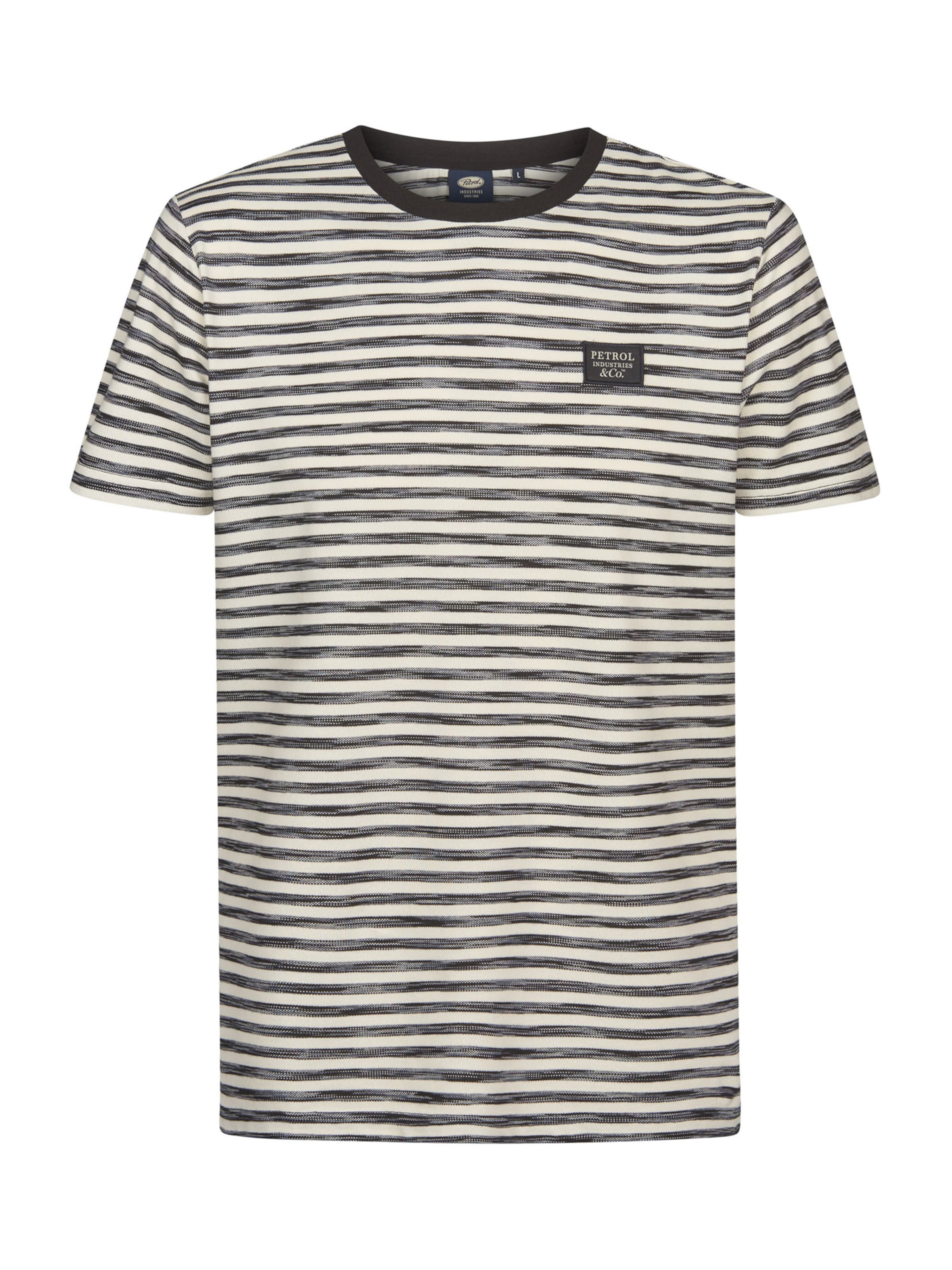 Petrol Industries Paita värissä musta: etupuoli