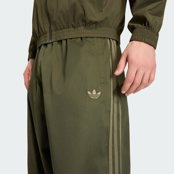 Loosefit Pantalon de sport ADIDAS ORIGINALS en vert