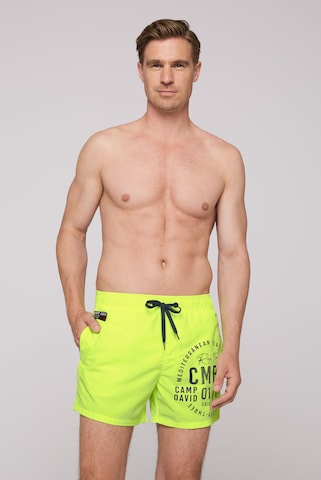 Pantaloncini da bagno di CAMP DAVID in giallo: frontale
