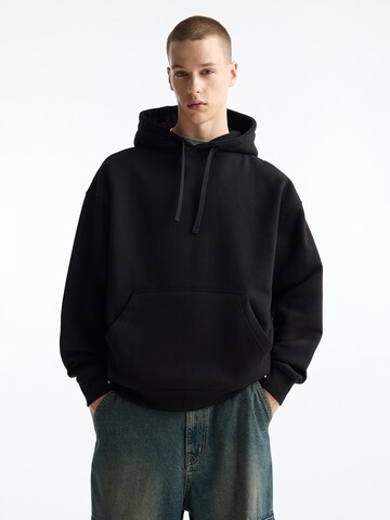 Pull&Bear Sweatshirt in Zwart: voorkant
